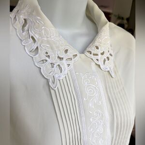 Vintage 1980s Ornate Cream Blouse with Embroidered Cutout Collar and Front - L
